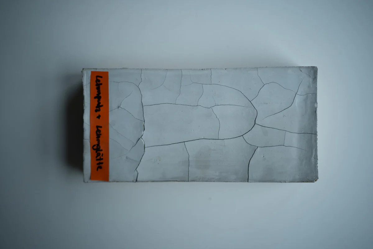 Cast sample of loam plaster with loam polish